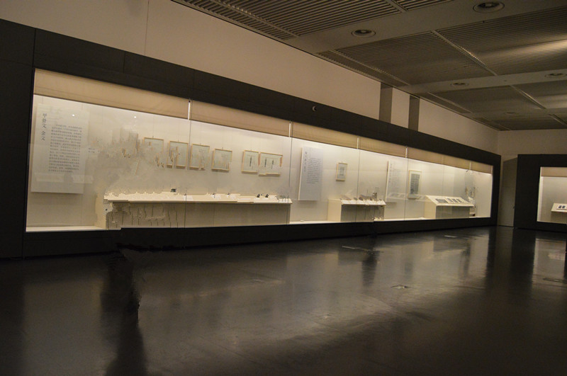 文物展柜(图1)